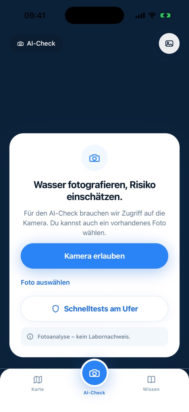 AI-Check in der App: Wasser fotografieren und das Risiko einschätzen lassen, mit dem Hinweis, dass die Fotoanalyse kein Labornachweis ist